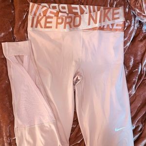 Nike Leggings 🦋